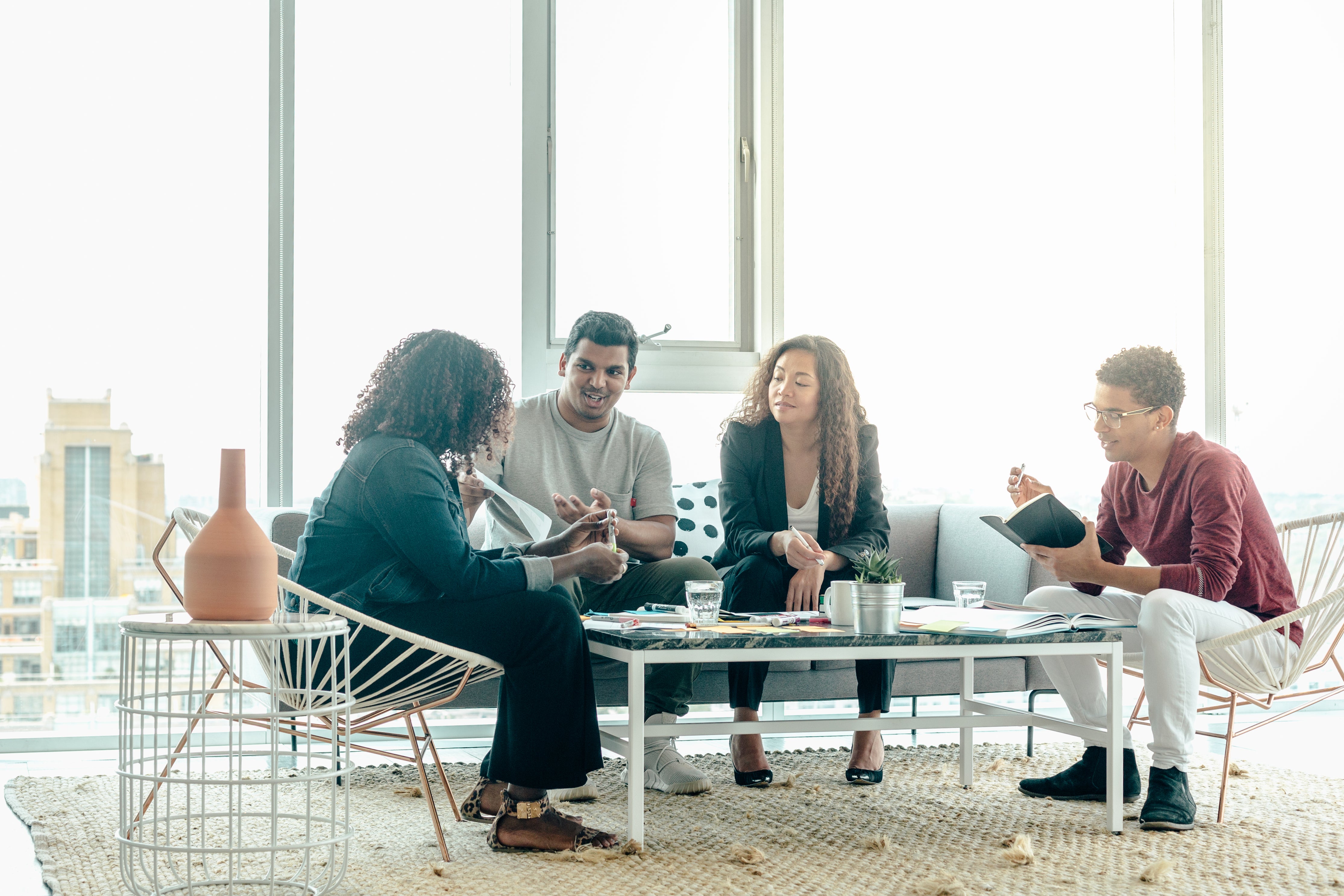 MQLdx team in brainstorm meeting